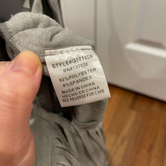 Gray fringe crop top - Picture 4 of 4